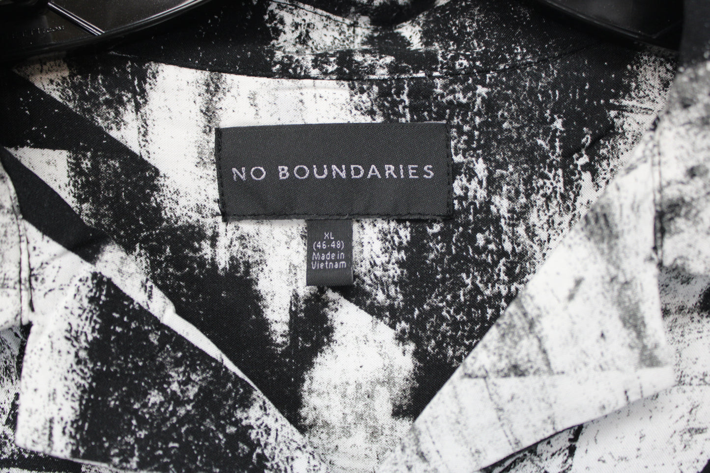 No Boundaries Patterned Button Up Shirt, Black/White, Men’s XL