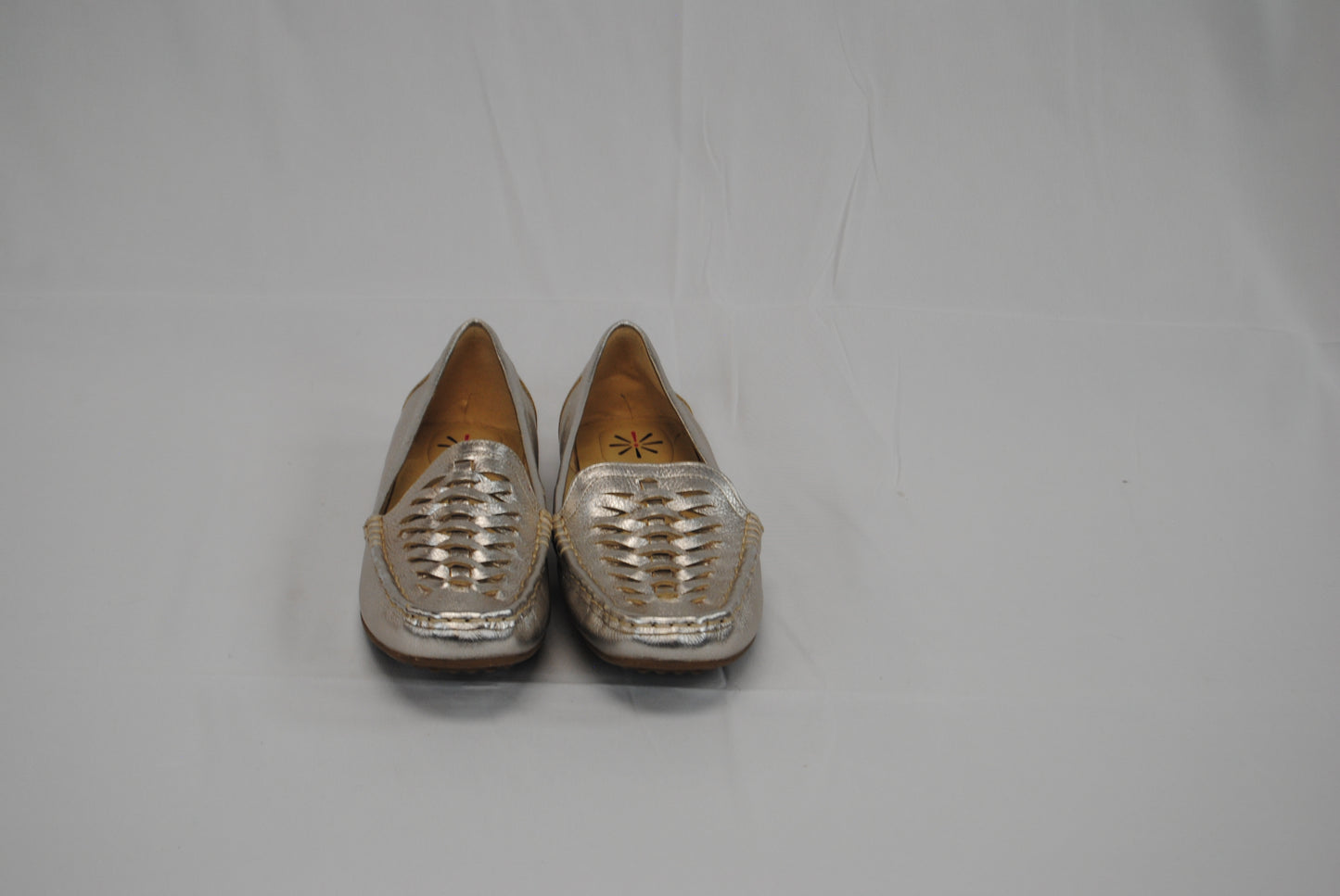 Isaac Mizrahi pewter flat loafer, women's 9