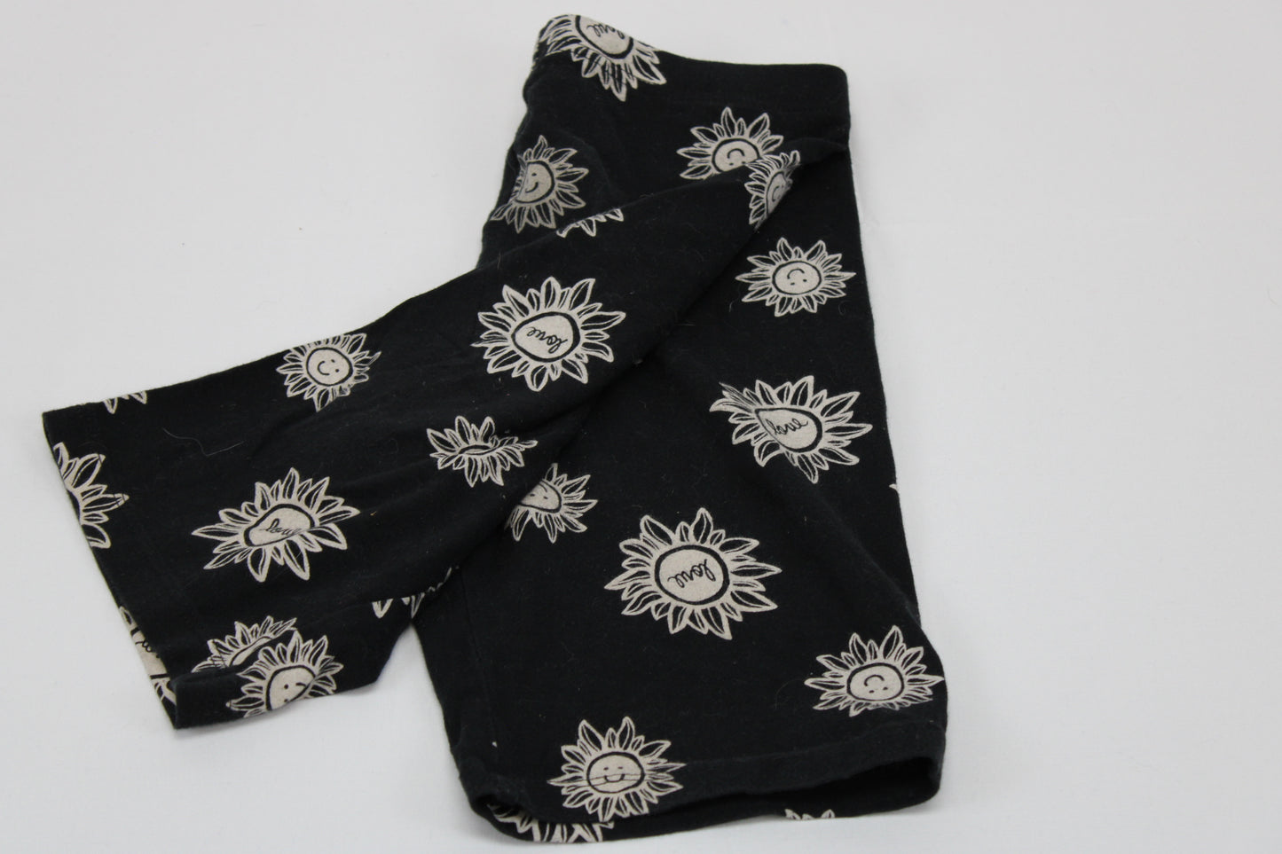Old Navy Black/White Spandex Shorts W/Flowers, Girls Youth XL(14-16)