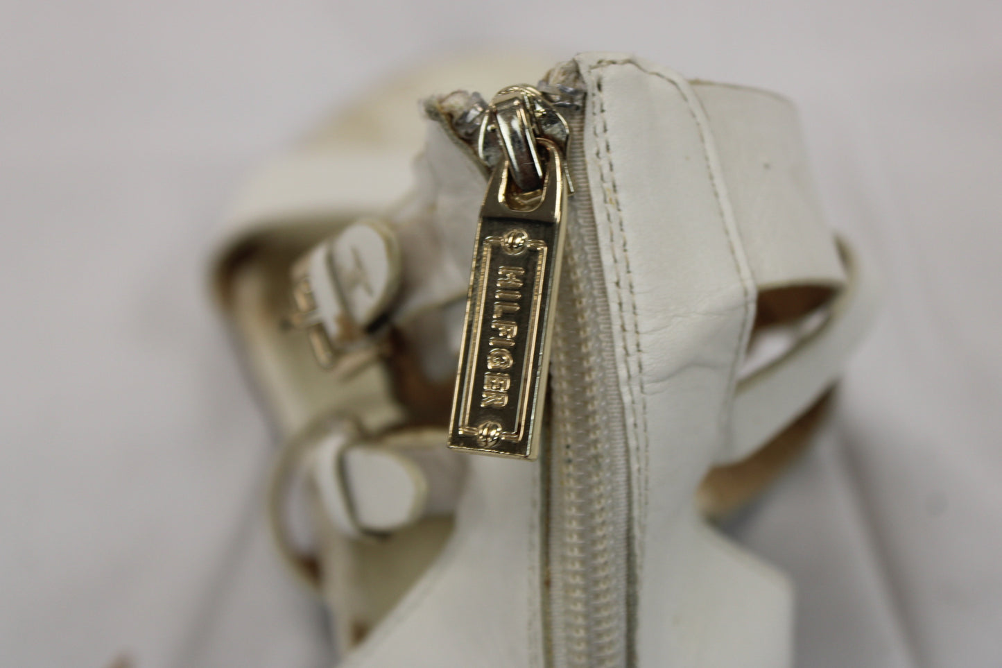 Tommy Hilfiger gladiator flat sandal, white leather, Women's 11