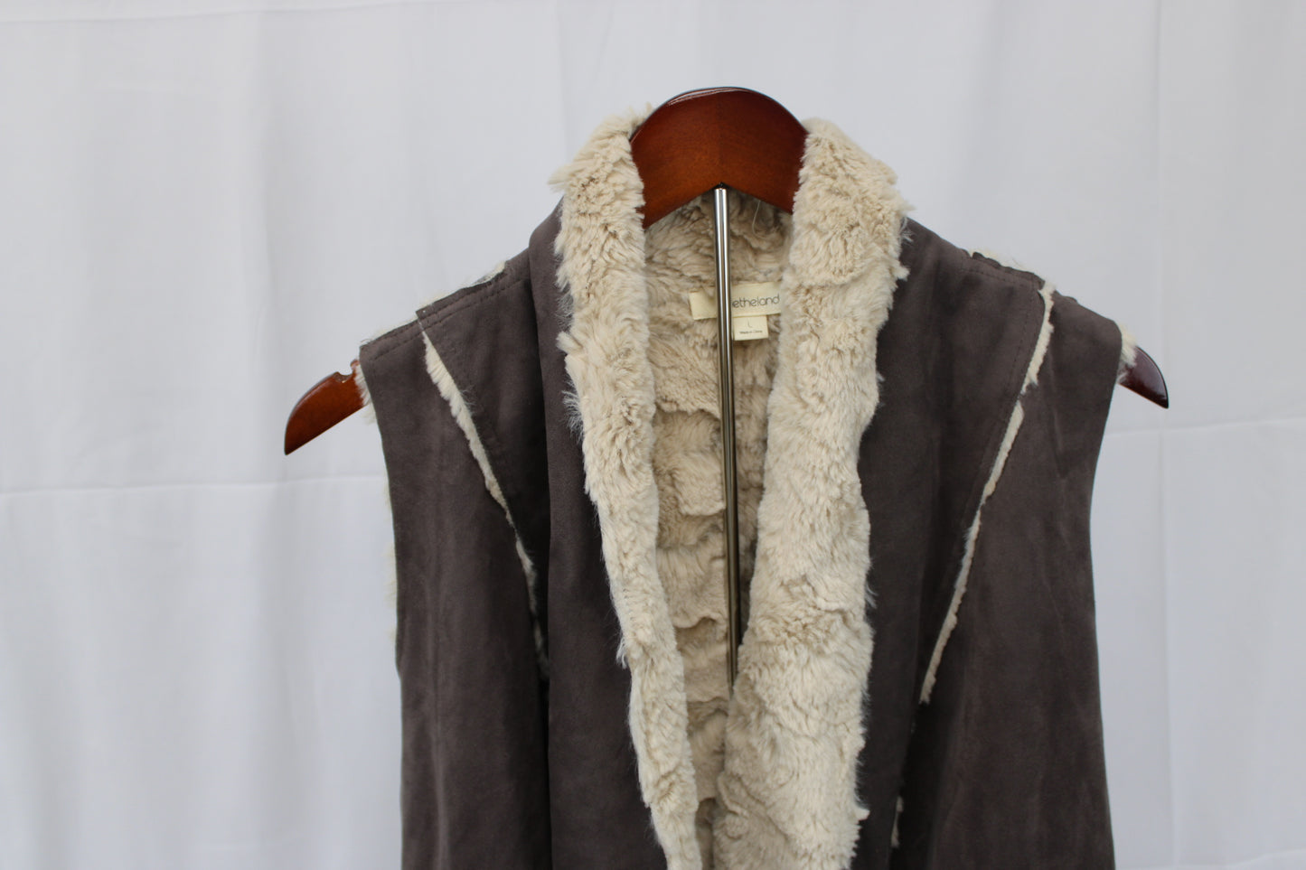 Onetheland sherpa lined open front boho leather vest, Women's L