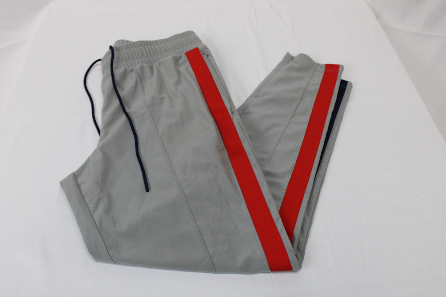 Puma v-neck polyester 2 piece jogging suit, Men's L
