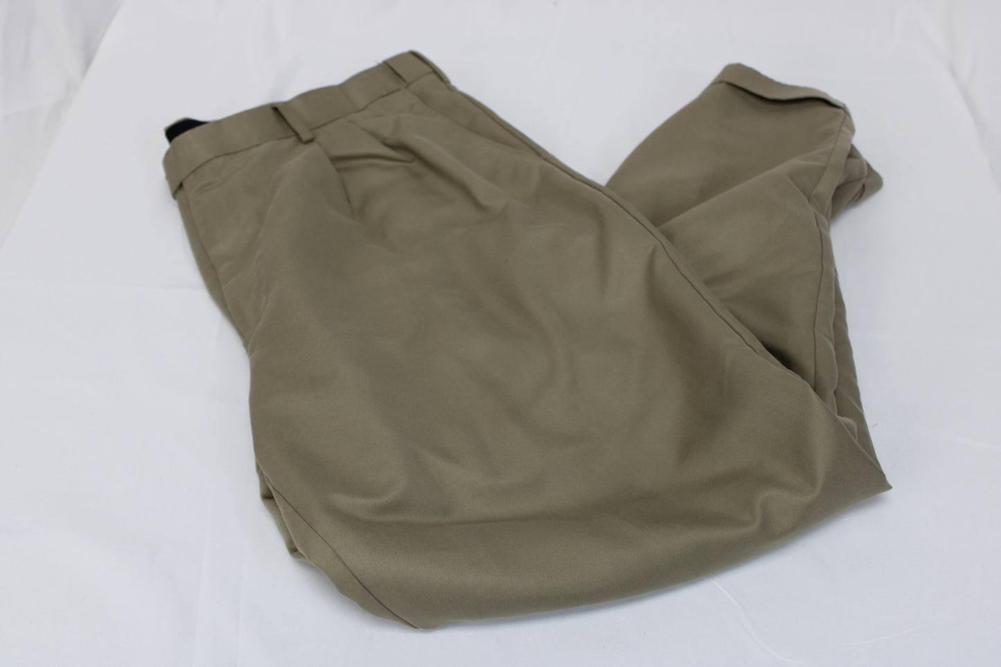 Perry Ellis pleated polyester dress pant, Men's 42x32