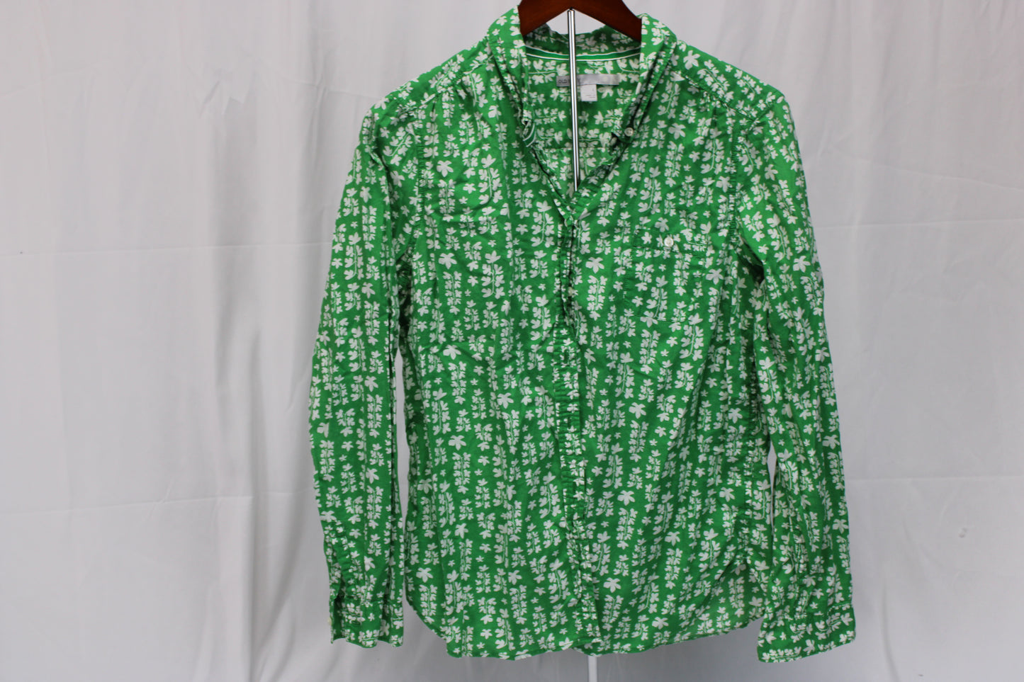 Old Navy floral button down blouse, Women's L