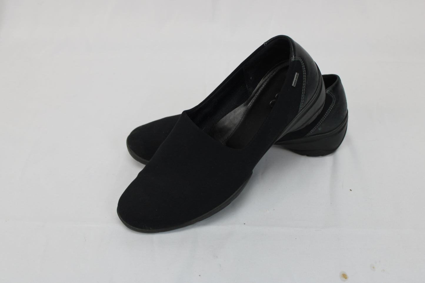 Ecco Rise Gore Tex slip on loafer, Women's 8-8.5 (39)