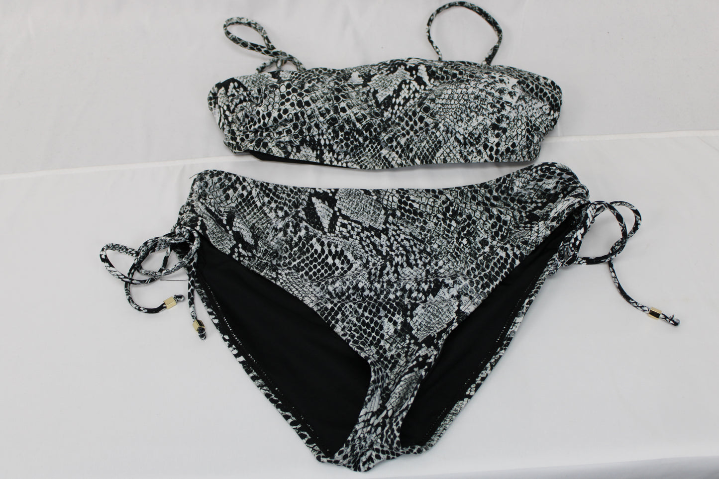 Time & Tru two piece printed swimsuit. Women's M (8-10)