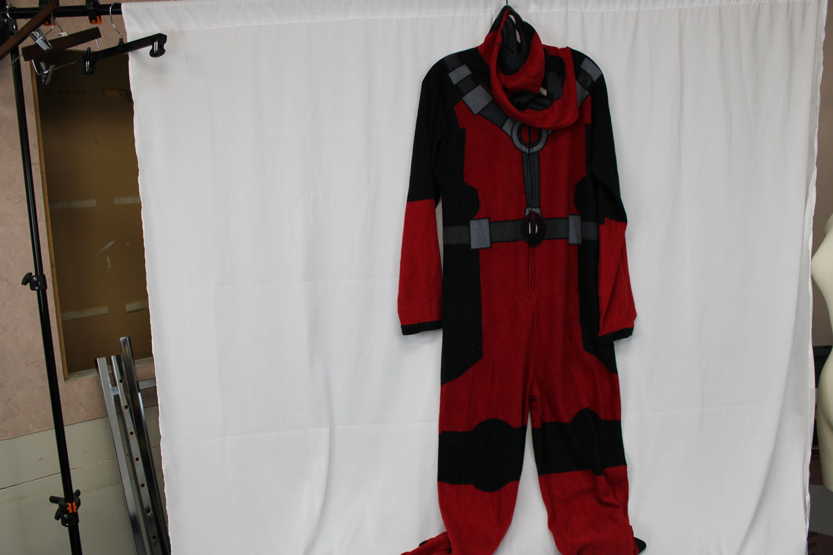 Marvel Deadpool adult fleece sleeper/romper, Men's L