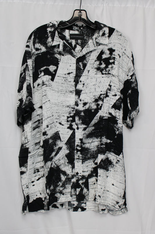 No Boundaries Patterned Button Up Shirt, Black/White, Men’s XL