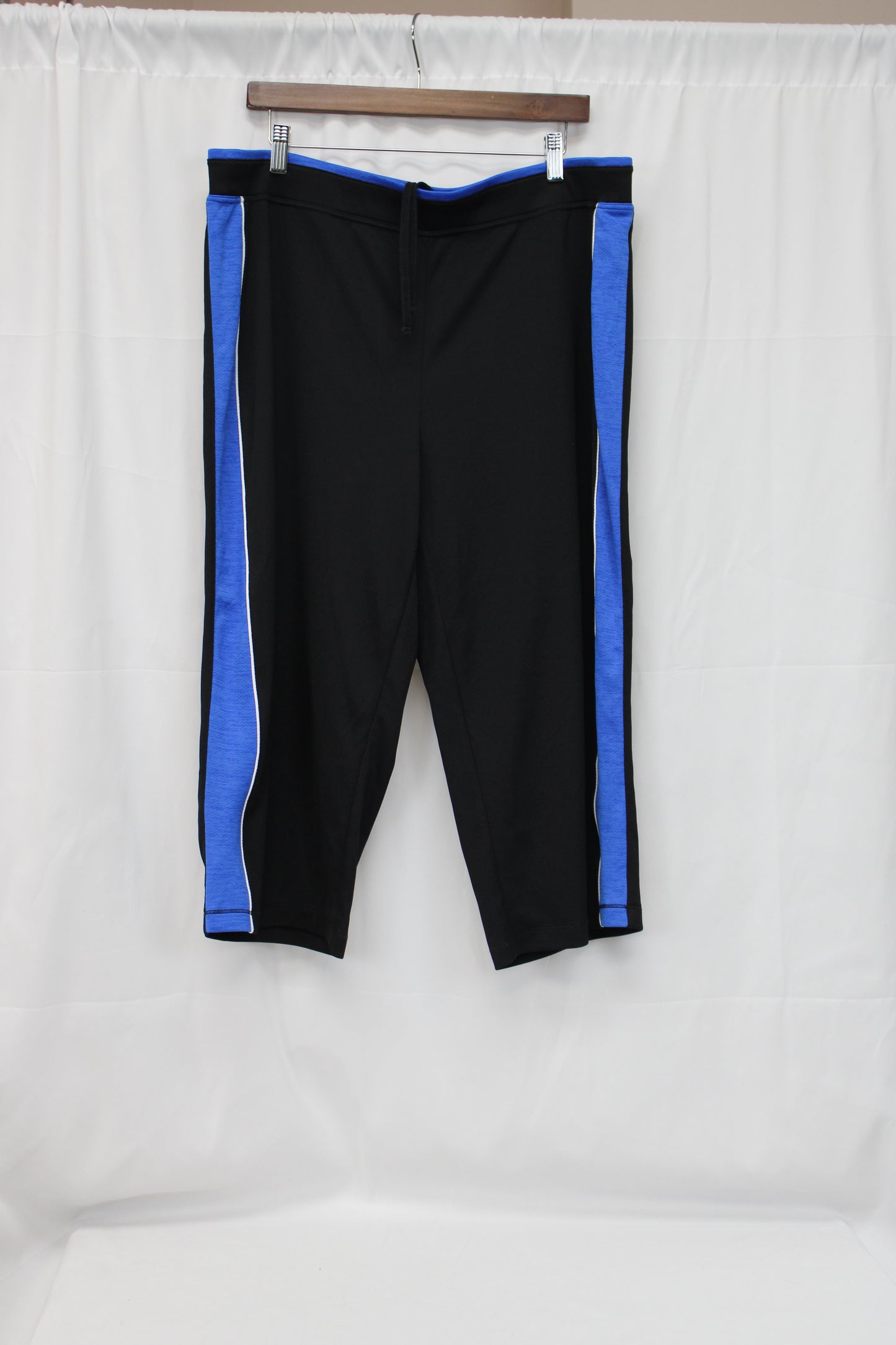 Made for Life Active Capri Leggings, Black/Blue, Women’s XL