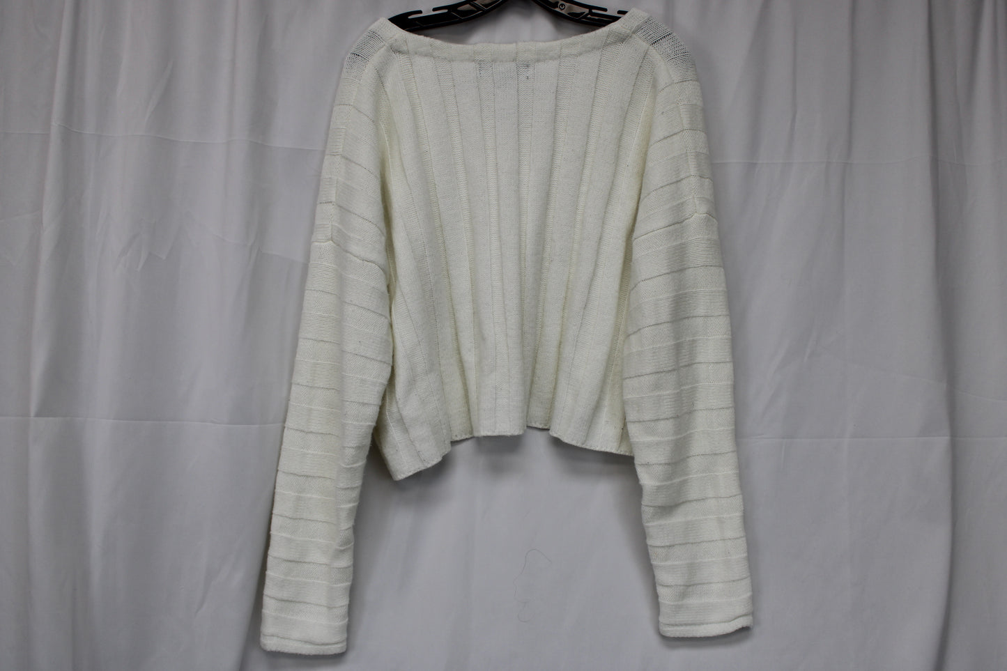 Forever21 Long Sleeve V-Neck Cropped Sweater, White, Women’s XXXL