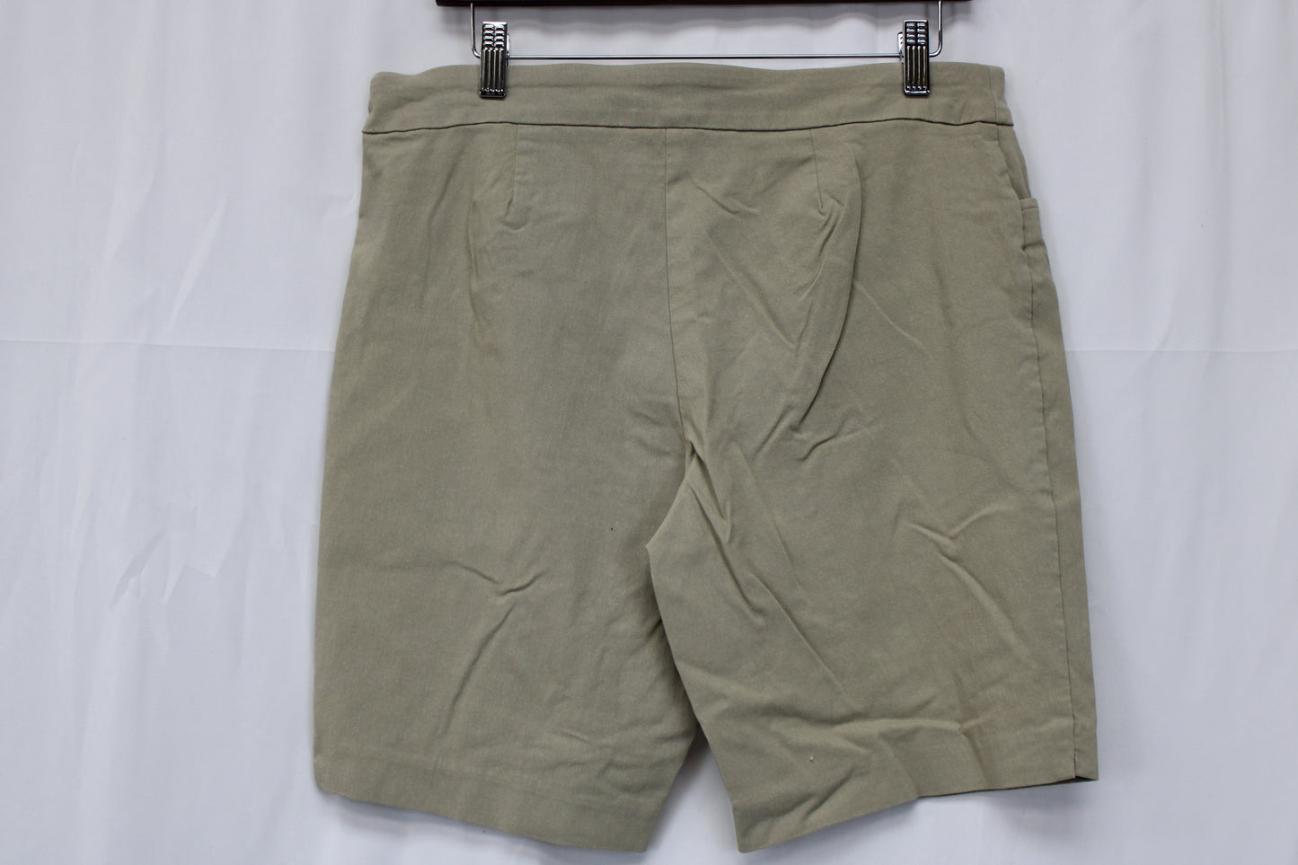 Time and Tru Khaki Shorts, Beige, L 12/14