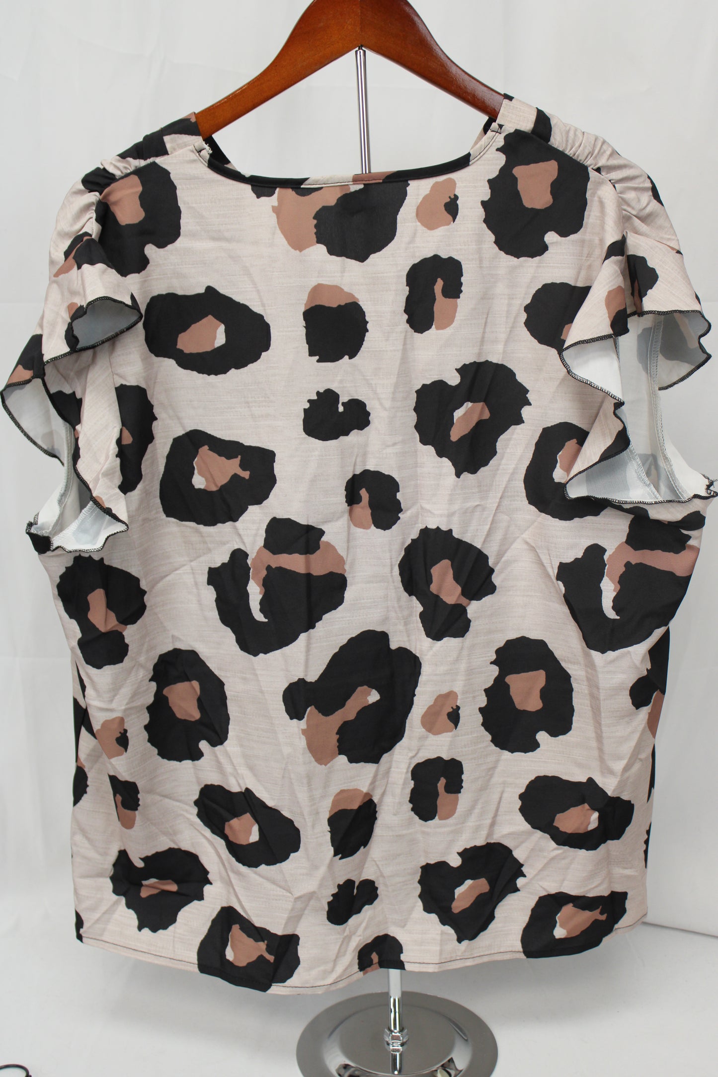 Women’s Cheetah Print Short Sleeve Blouse, XL