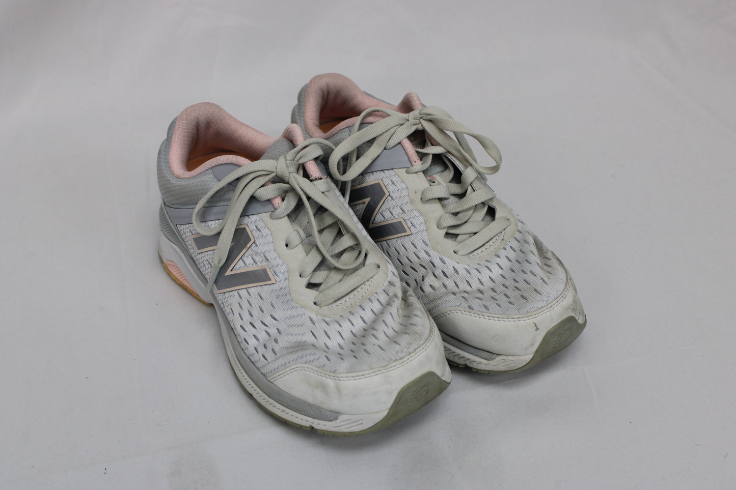 New Balance 847v4 Sneakers, Gray, Women’s 9