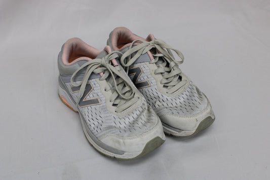 New Balance 847v4 Sneakers, Gray, Women’s 9