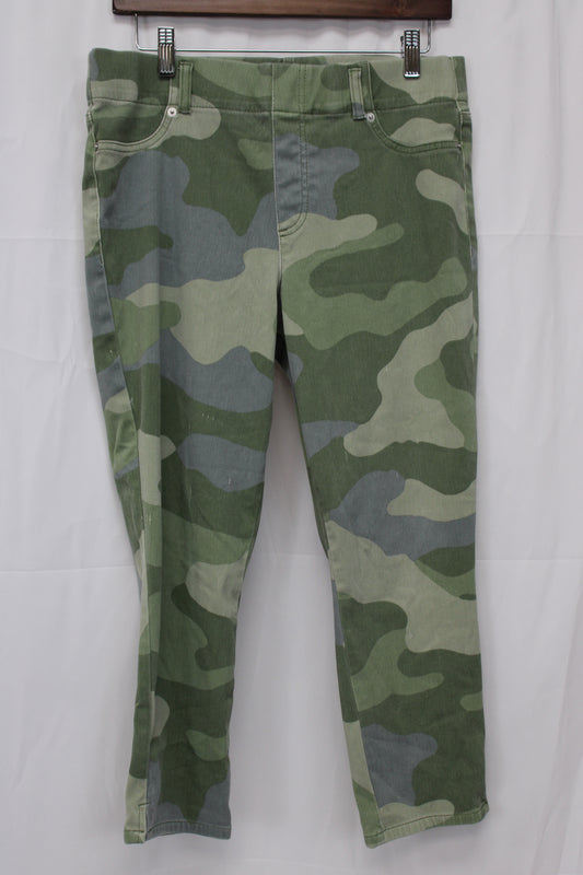 MIXIT Camo Print Capris, Women’s L