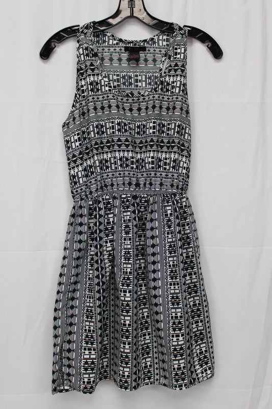 It’s Pink Sleeveless Patterned Dress, Black/White, Women’s S