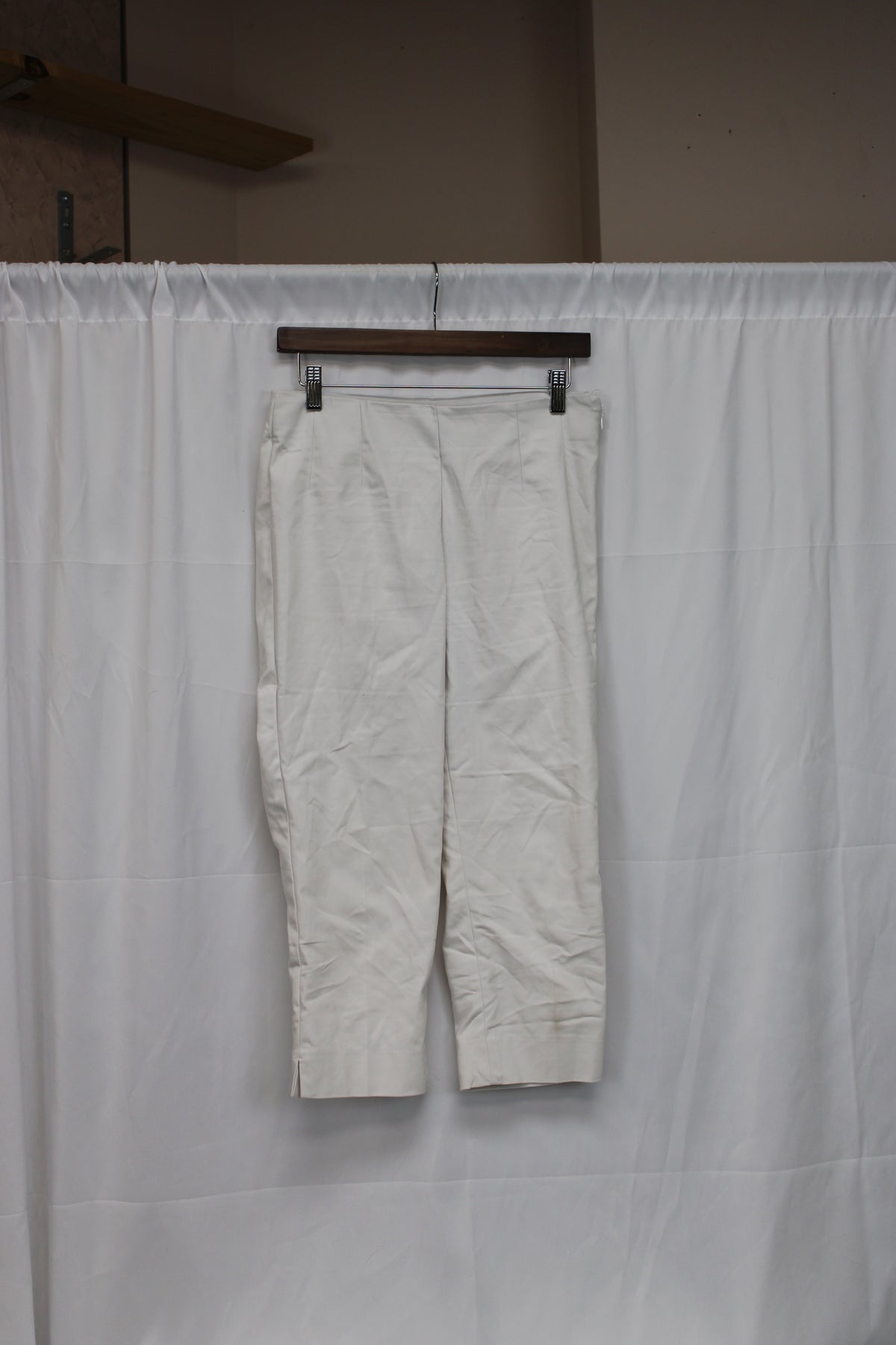 CHAPS Capri Trousers, White, Women’s 6