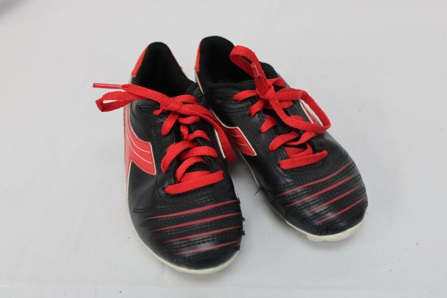 Diadora Cattura Soccer Shoes, Red/Black, Youth 12.5