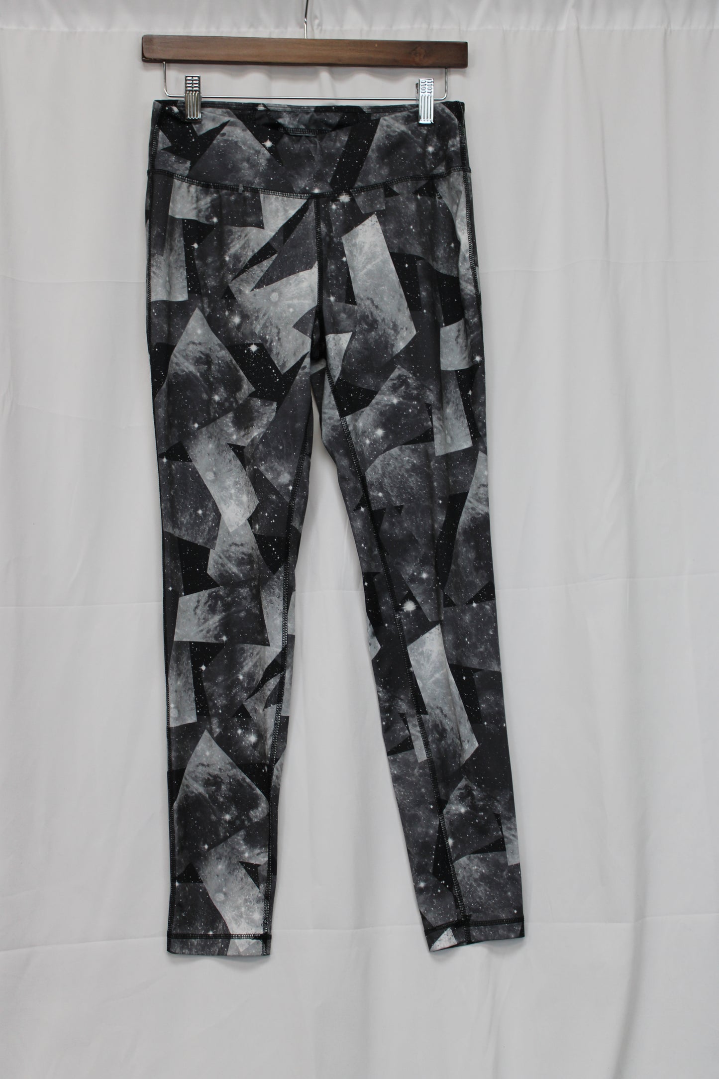 Danskin Now Galaxy Print Active Leggings, Gray, Women’s S