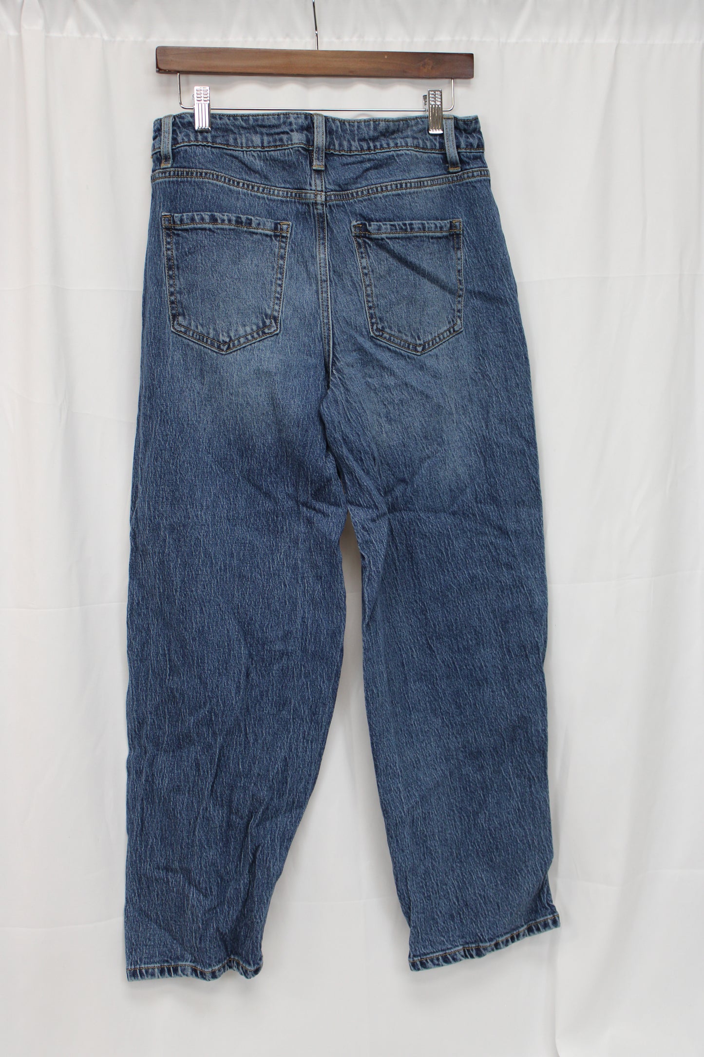 Time & Tru Distressed Loose Fit Jeans, Women’s 10