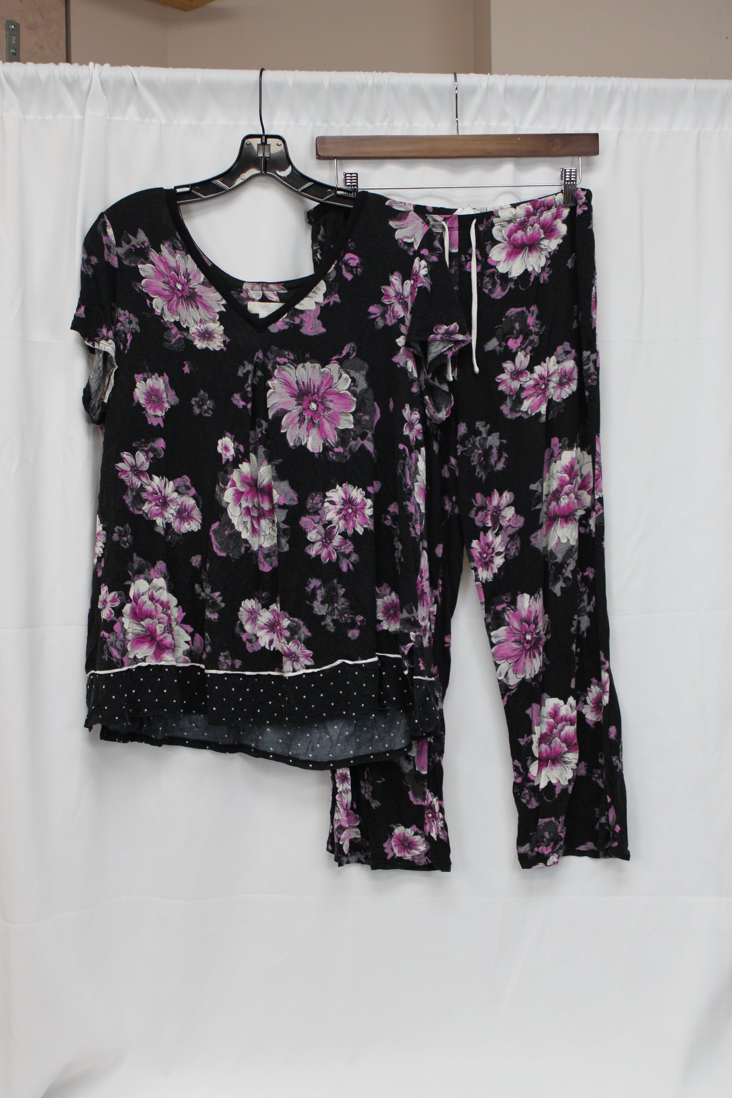 Secret Treasures Floral Pajama Set, Black/Purple, Women’s M