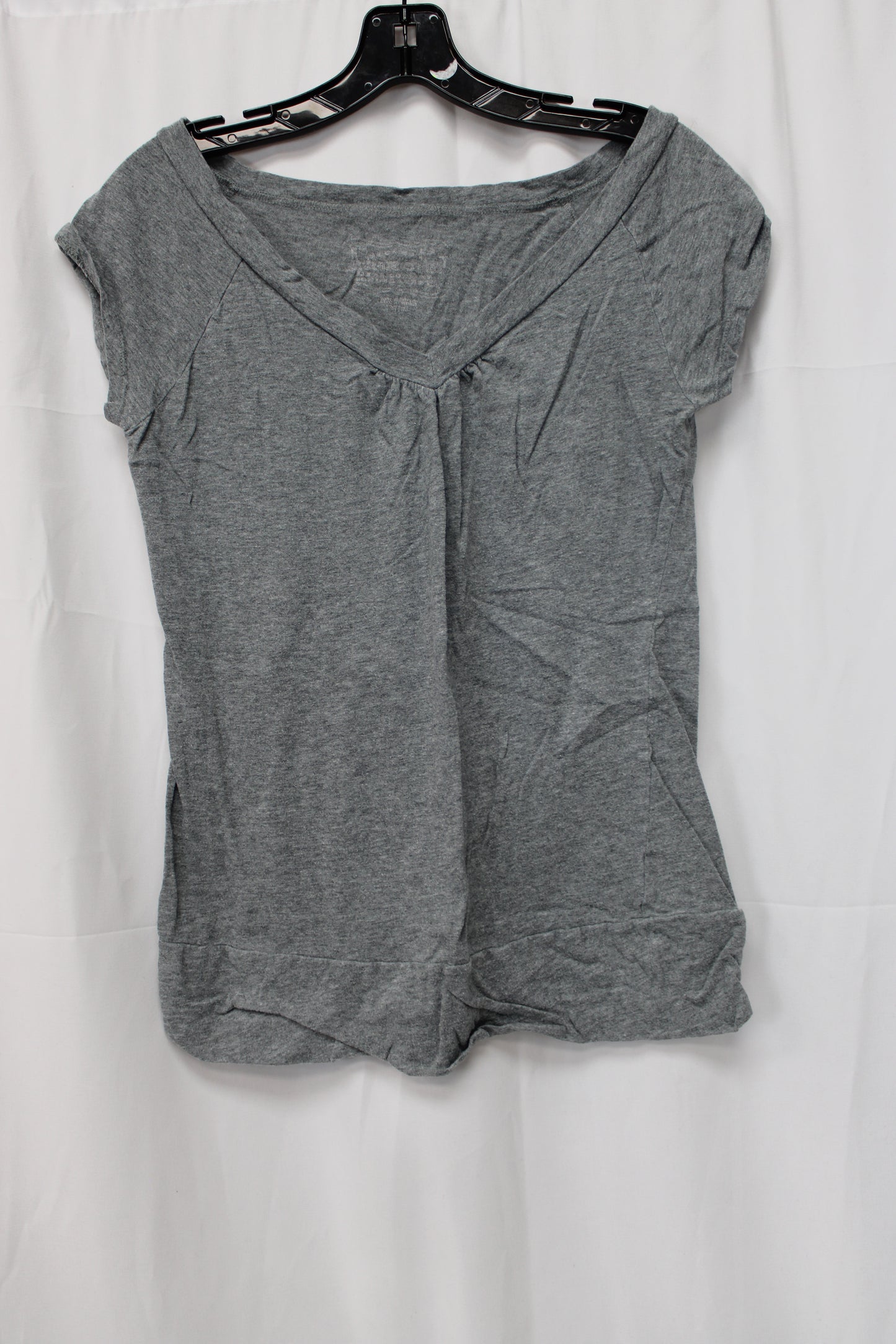 Arizona Jeans Co. Short Sleeve V-Neck Shirt, Gray, Women’s S