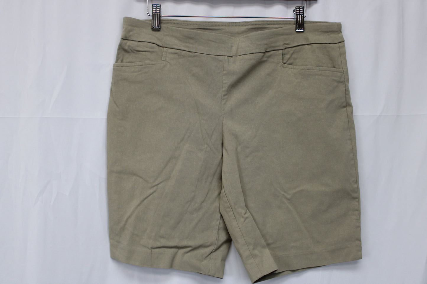 Time and Tru Khaki Shorts, Beige, L 12/14