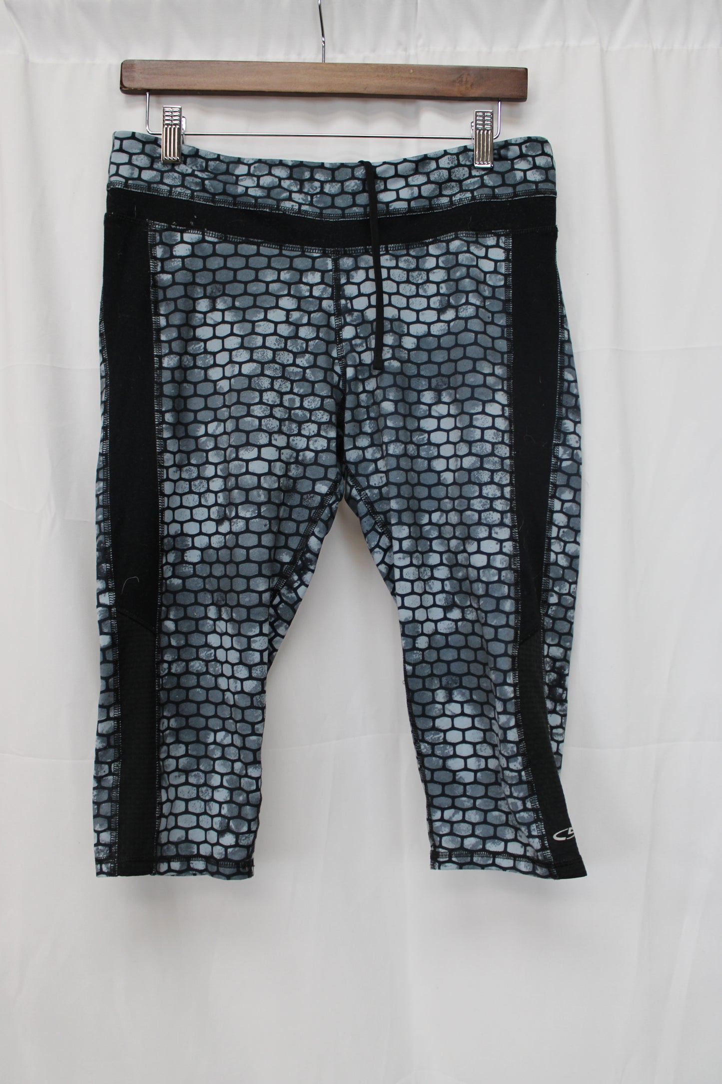 Champion Duo Dry Capri Athletic Leggings, Gray/Black, Women’s L