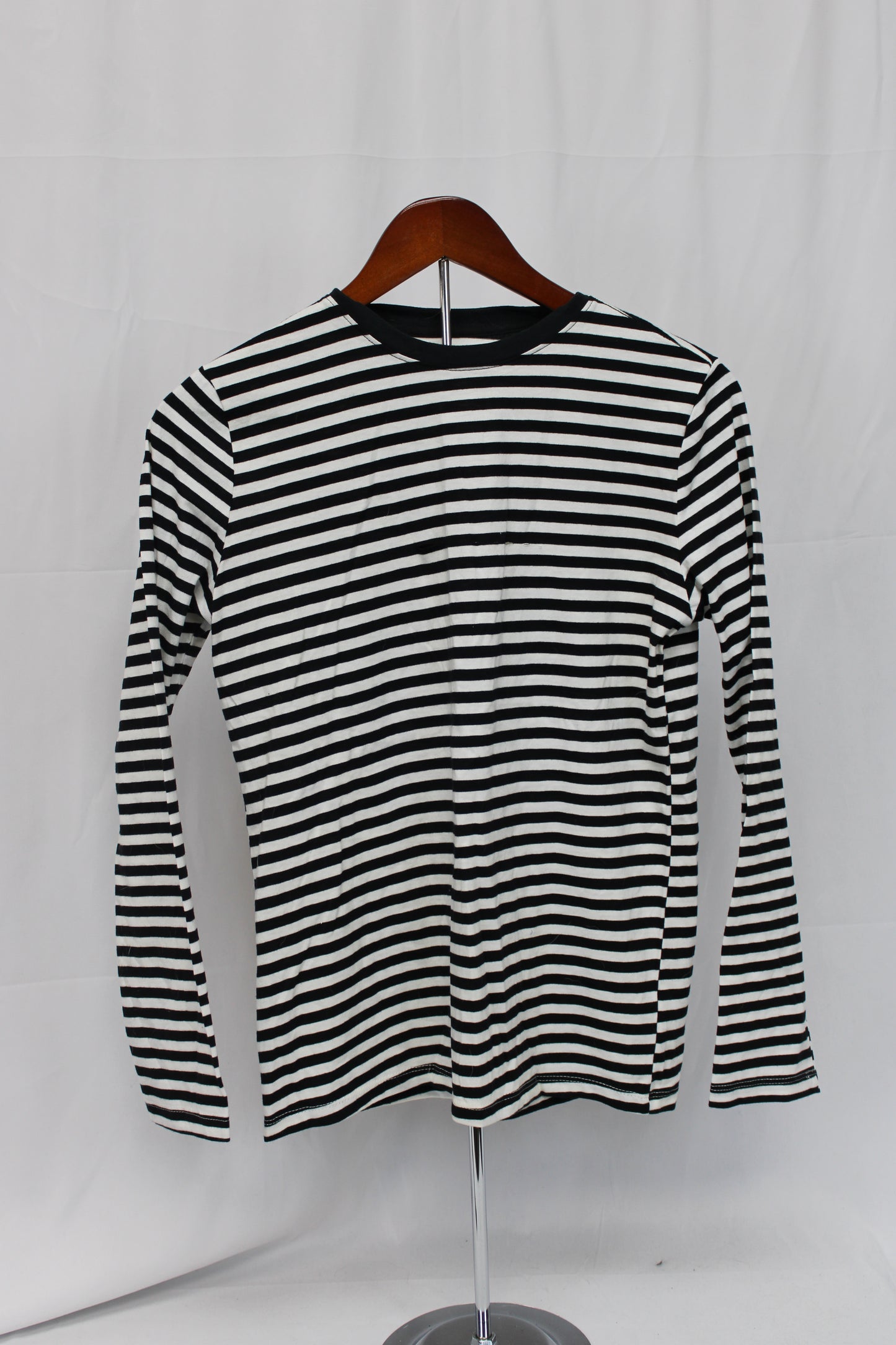 Cat & Jack Long Sleeve Striped Shirt, Black/White, Women’s XL