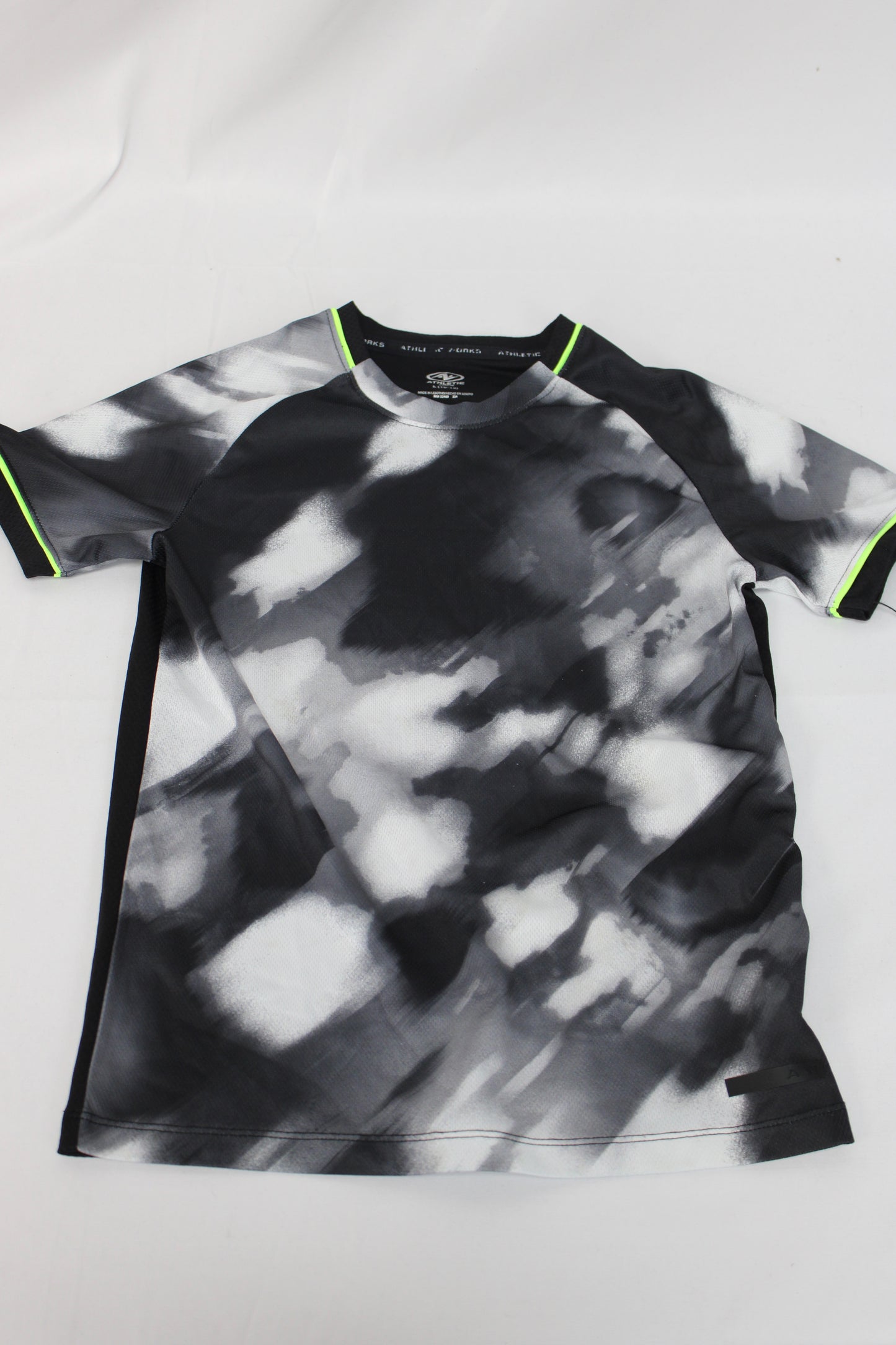 Athletic Works Short Sleeve Wicking T-Shirt, Gray/Black, Boys L 10/12