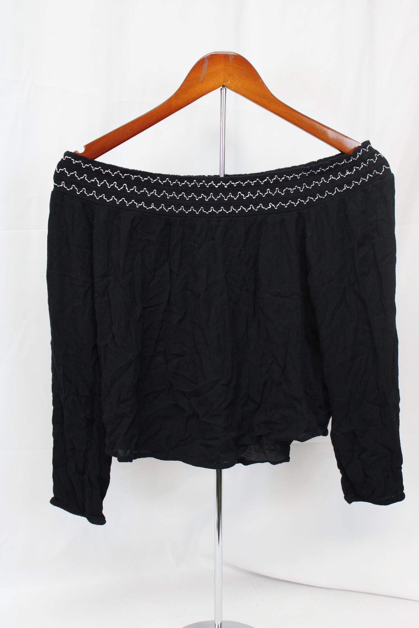 Rue21 Off the Shoulder Cropped Top, Black, Women’s S