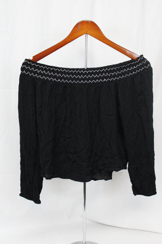 Rue21 Off the Shoulder Cropped Top, Black, Women’s S