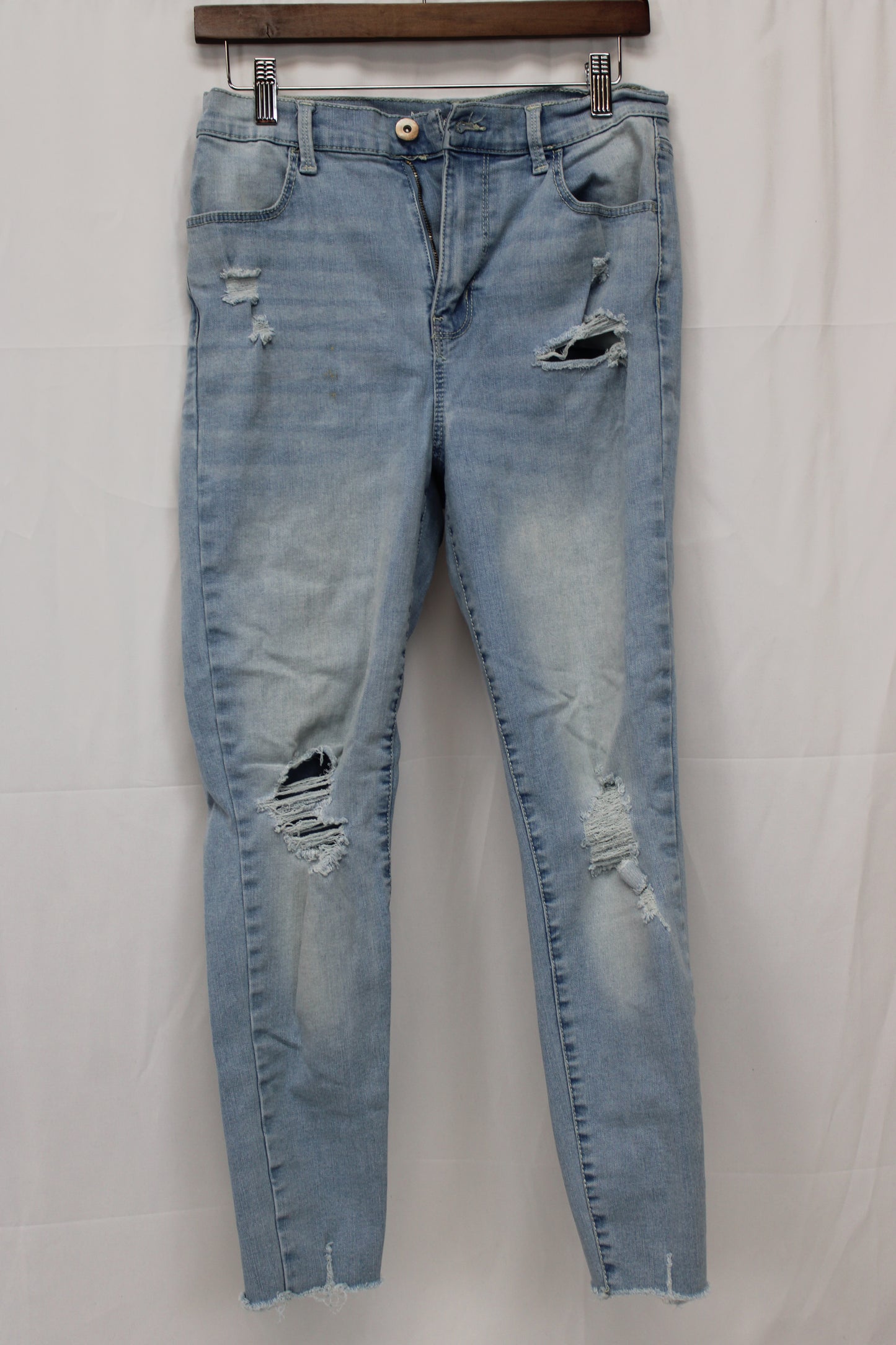No Boundaries Light Wash Ripped Jean, Women’s 13