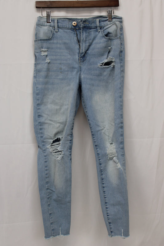 No Boundaries Light Wash Ripped Jean, Women’s 13