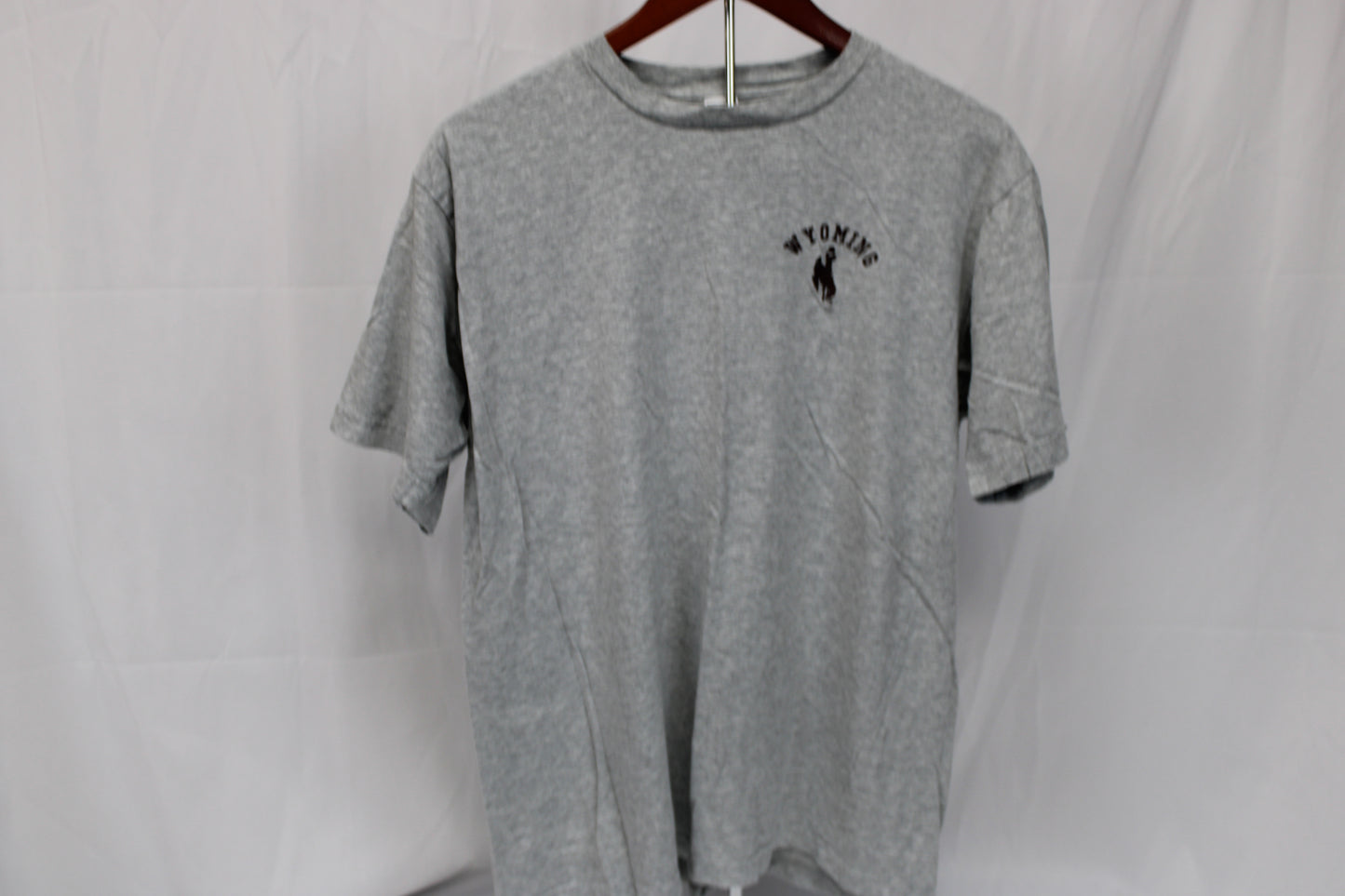 Know Wear University of Wyoming Logo T-Shirt, Gray, Men’s L