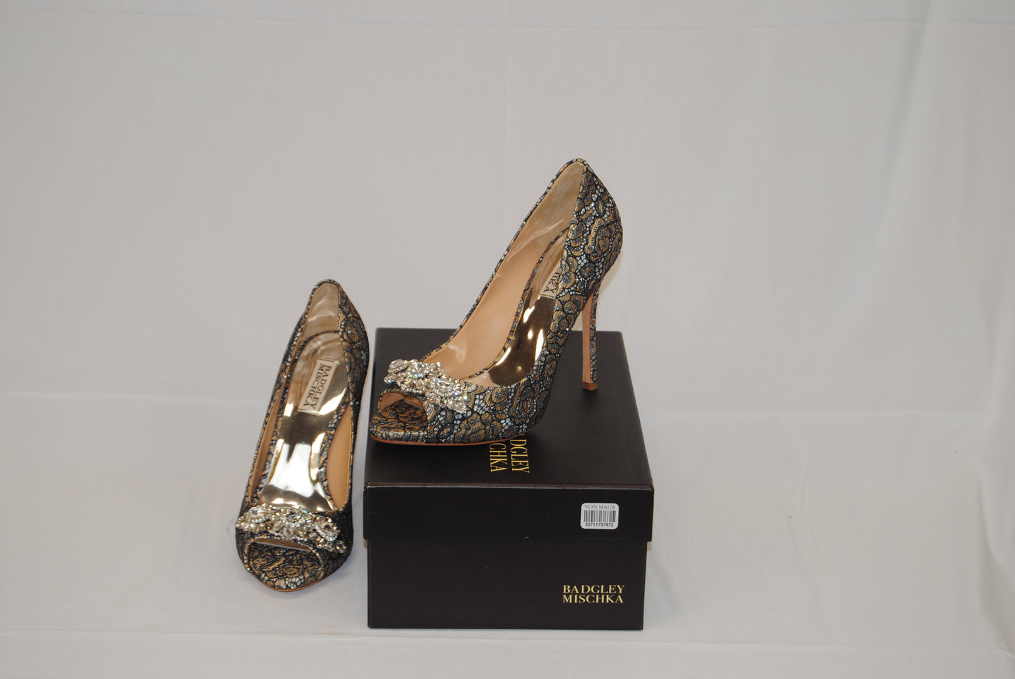 Badgley Mischka Vanetia heel, women's 9, pewter metallic