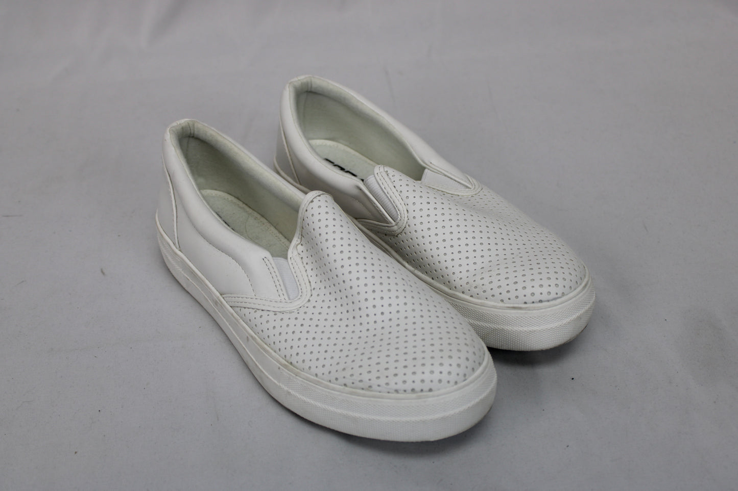 SODA Slip on Shoes, White, Women’s 9