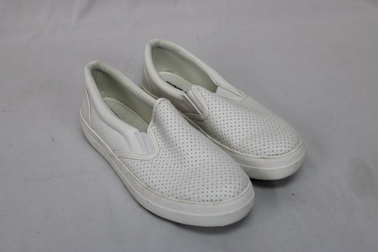 SODA Slip on Shoes, White, Women’s 9