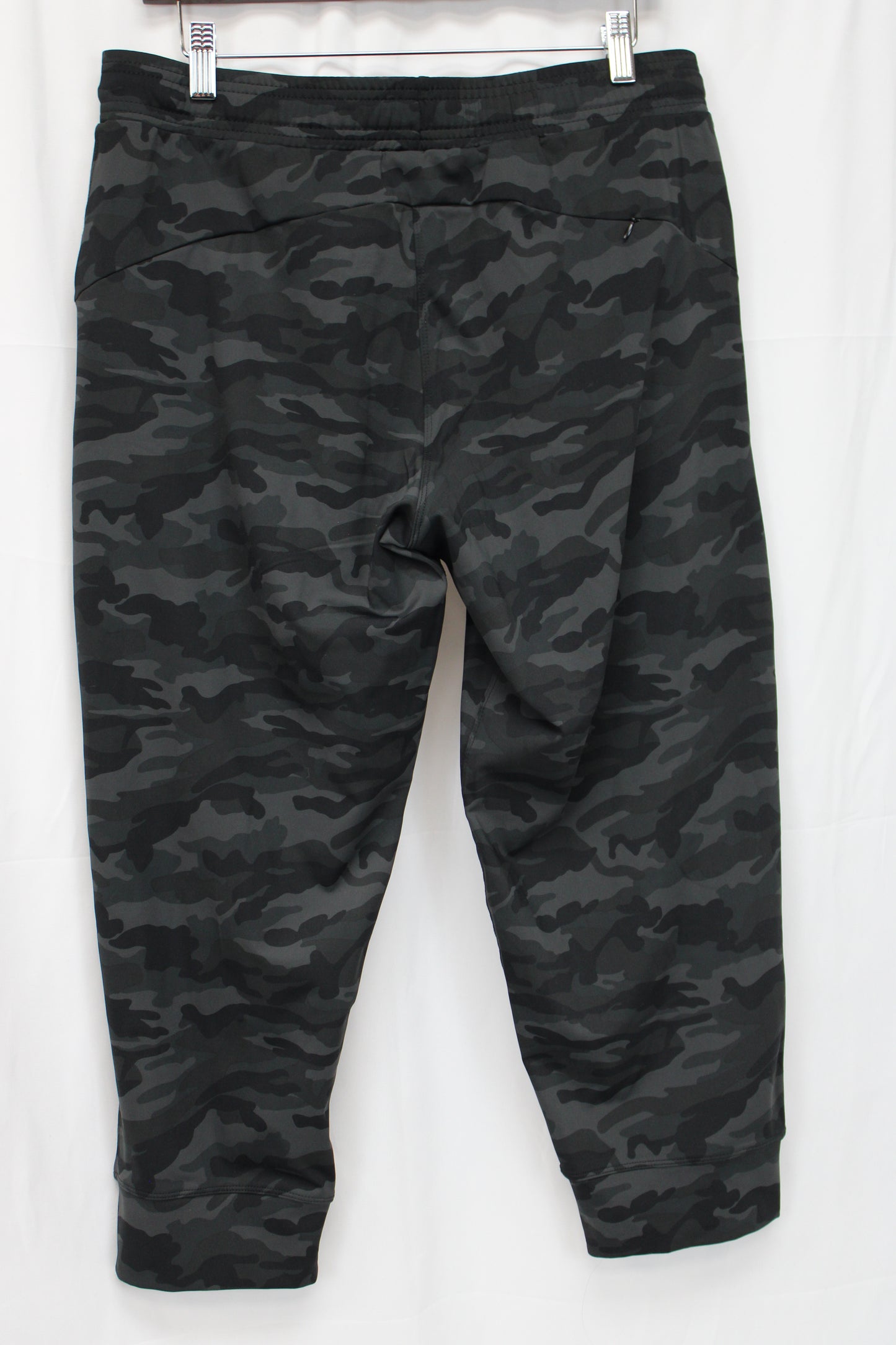 Oalka Active Capri Camo Leggings, Gray, Women’s XL
