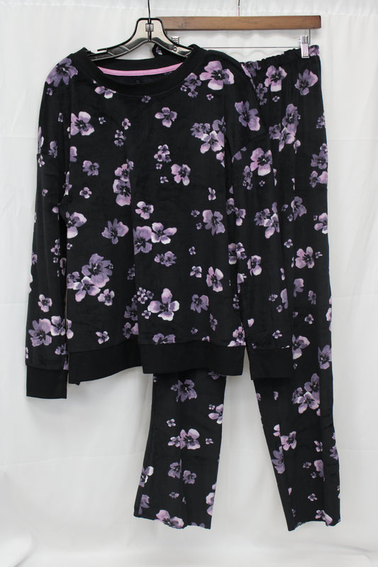 Women’s Two Piece Fleece Floral Pajama Set, Black/Purple, L