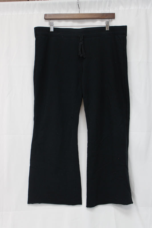 Gap Body Fit Capri Sweatpants, Black, Women’s XL