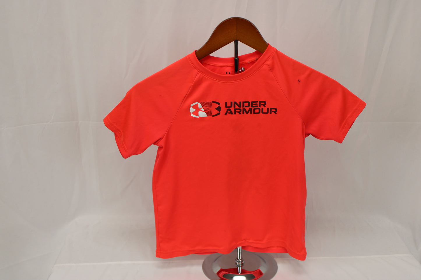 Under Armour Wicking Shirt, Neon Orange, Boys XS