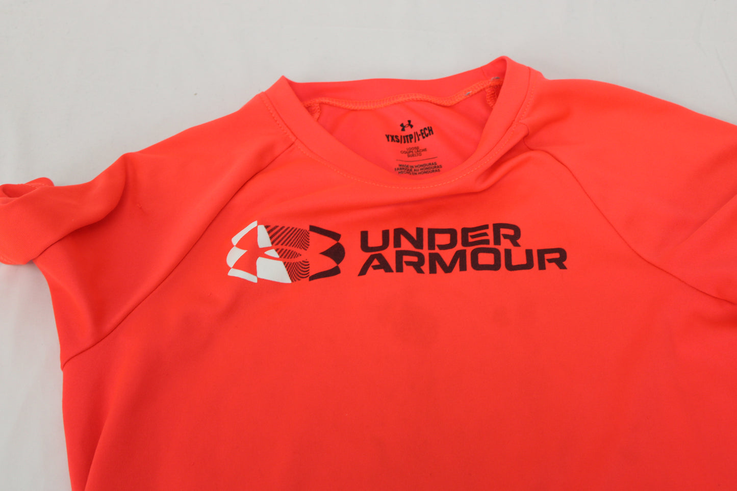 Under Armour Wicking Shirt, Neon Orange, Boys XS