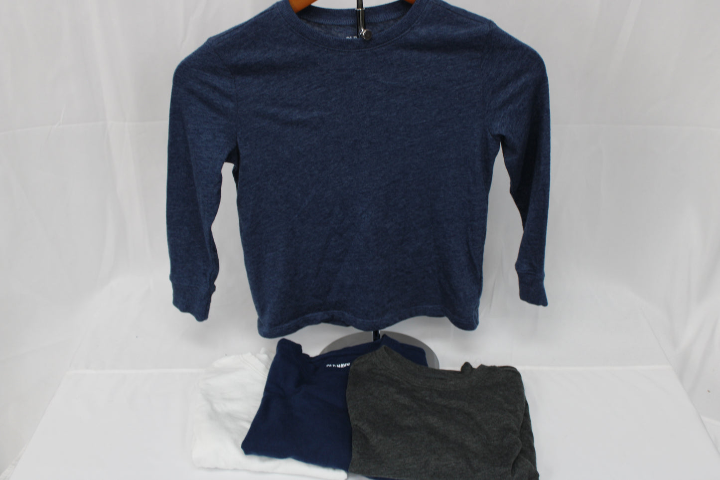 Old Navy long sleeve classic t-shirt 4 pack bundle, Boy’s 6T