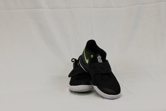 Nike Kyrie Flytrap 3 basketball shoe, blk/volt, Youth size 6