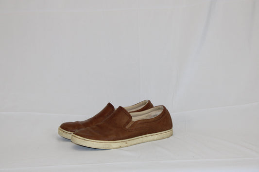 Ugg Fierce brown leather slip on loafer, Women's size 9