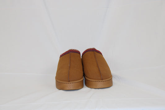 Unisex faux fleece lined slipper, suede upper, size 42 (Men's 8)