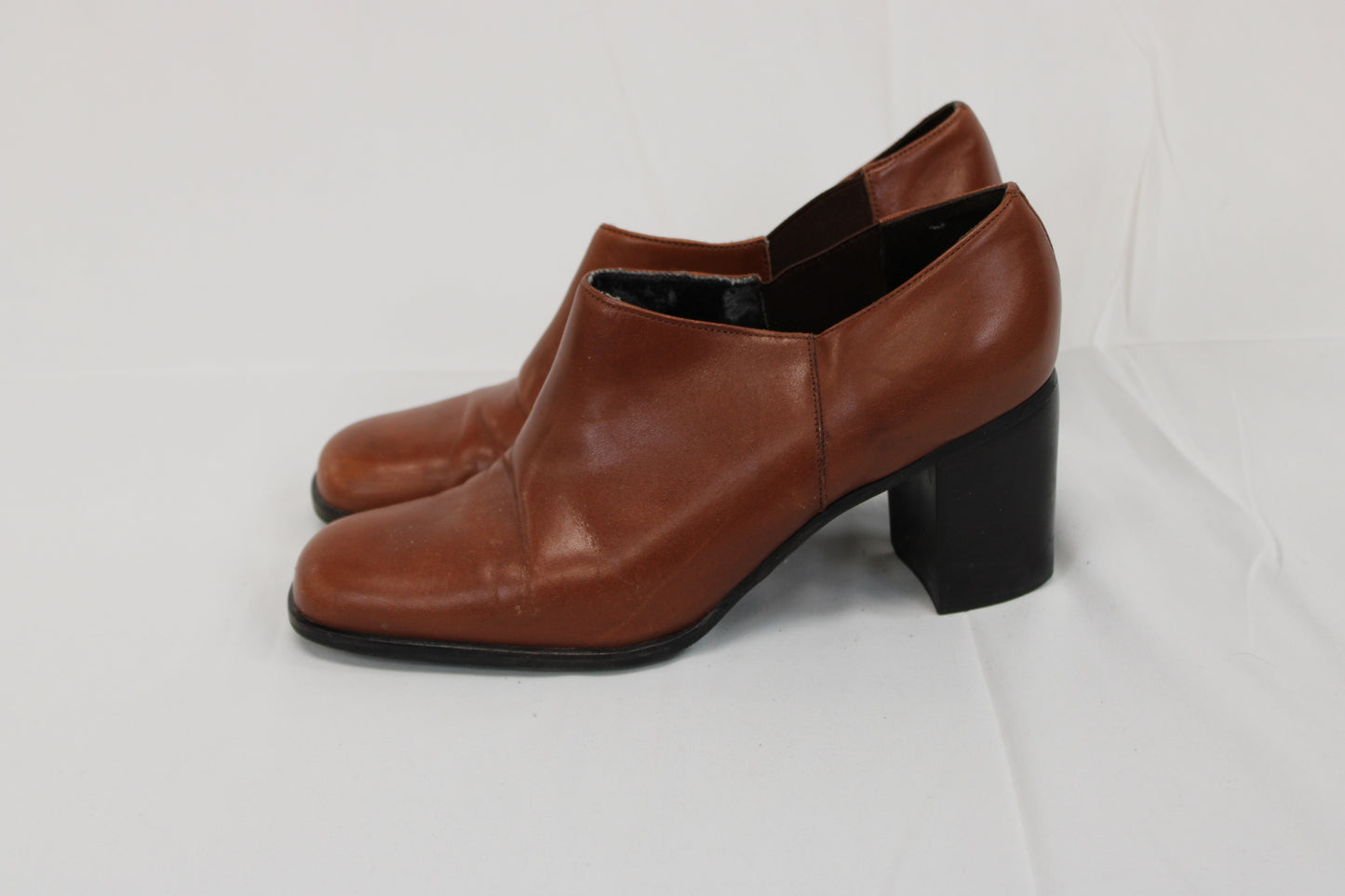 Unisa mid heel ankle bootie, brown leather, Women's 8.5