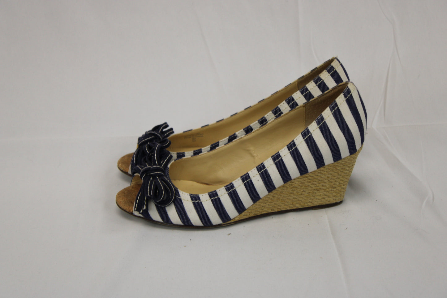 Unisa peep toe wedge heel, navy/white, Women's 8