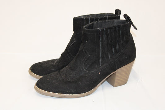 Sugar Ronnie black suede ankle bootie, Women's 8.5